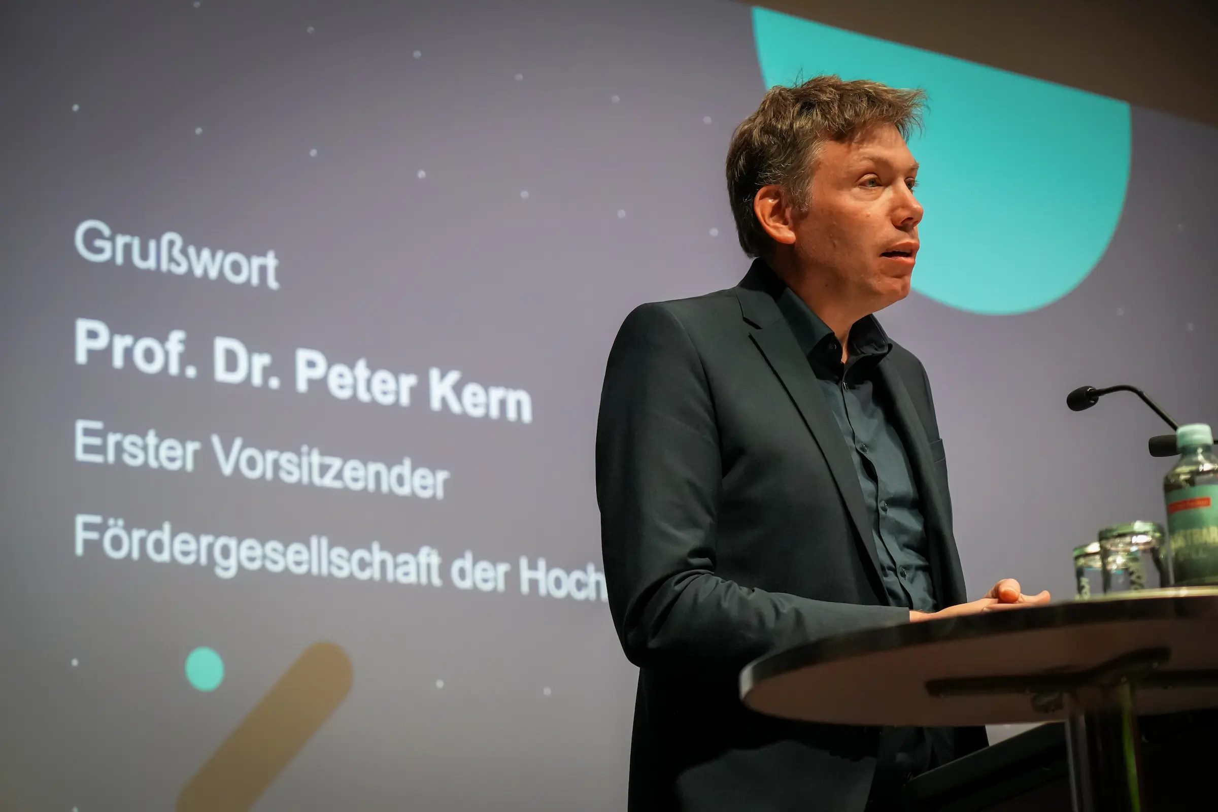 Peter Kern eröffnet die Akademische Jahrfeier 2024