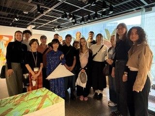 toto art gallery, Ausstellung von einer lokalen Architektin (suzuko Yamada)
